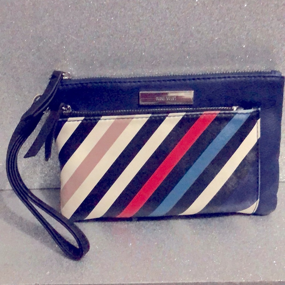 Nine West wrist clutch
